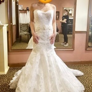 Casablanca sweetheart strapless ivory lace wedding dress